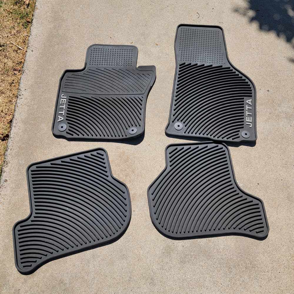 Volkswagen Jetta Black Car Floor Mats